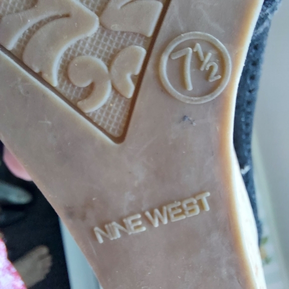 Nine West wedge shoes size 7.5 - Picture 7 of 7